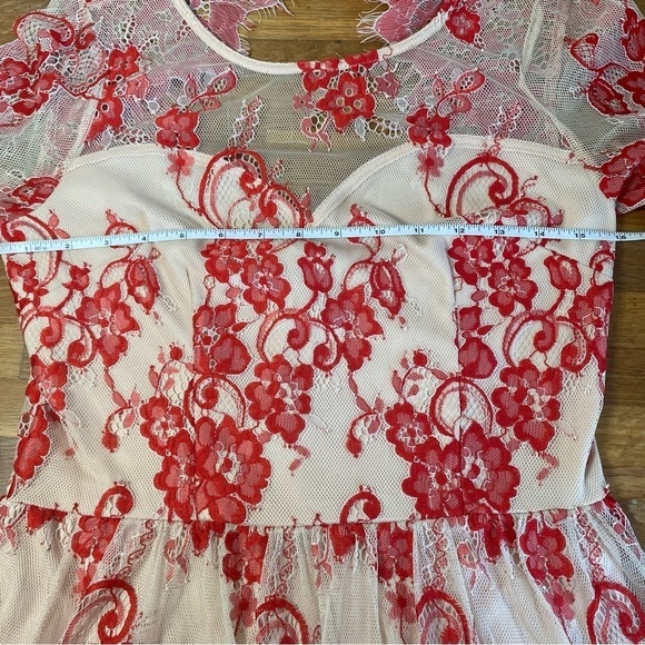 Soieblu Red Sheer Floral Lace Mini Dress 3/4 Sleeves Size Medium - Picture 8 of 11